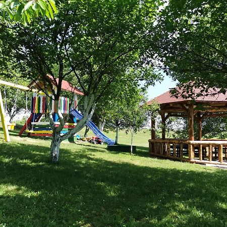 Apartments Tratincica เซลิสเต เดรซิสโก ภายนอก รูปภาพ
